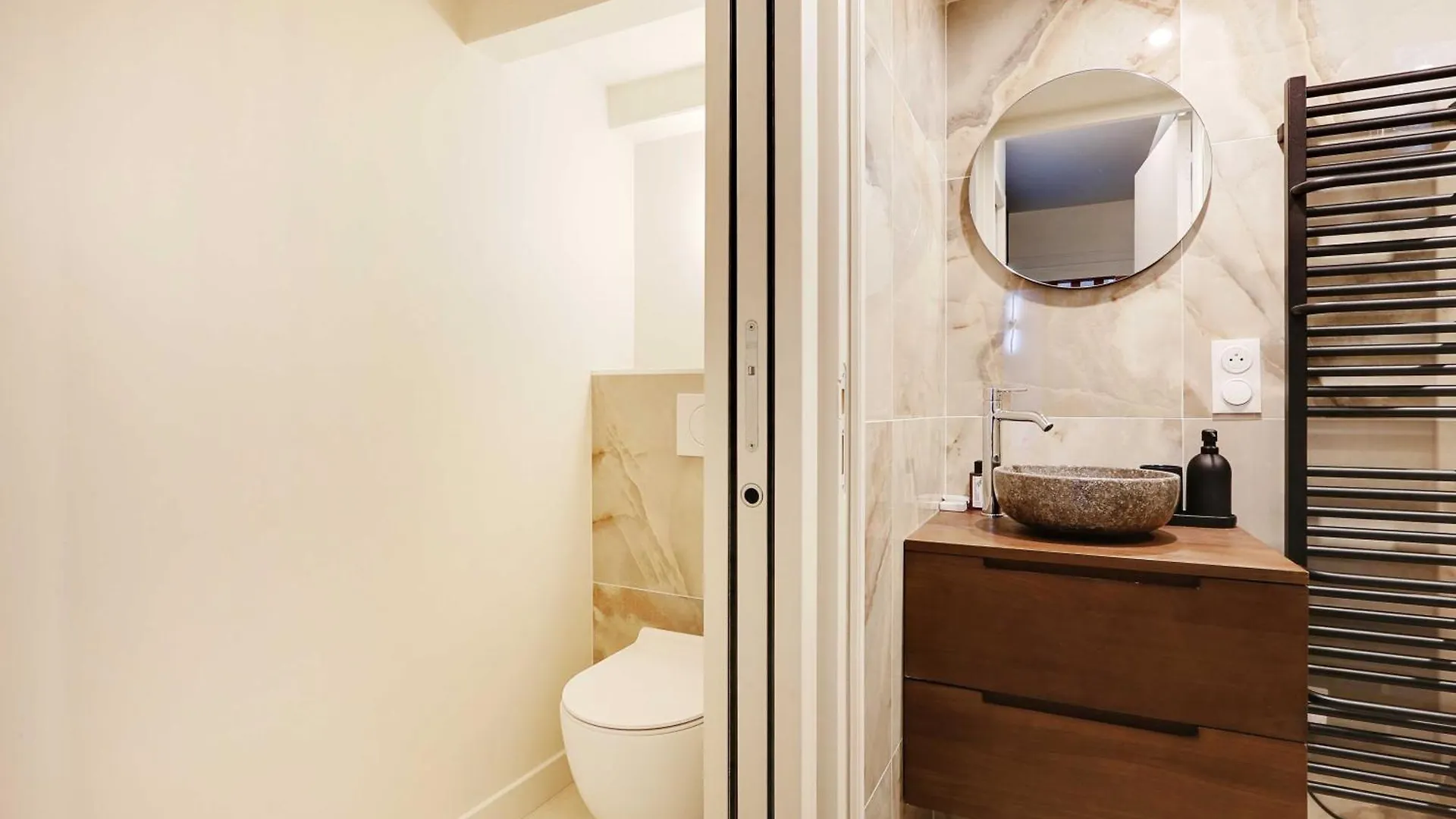 Appartement Chic And Cosy-Canal Saint Martin باريس 0*,